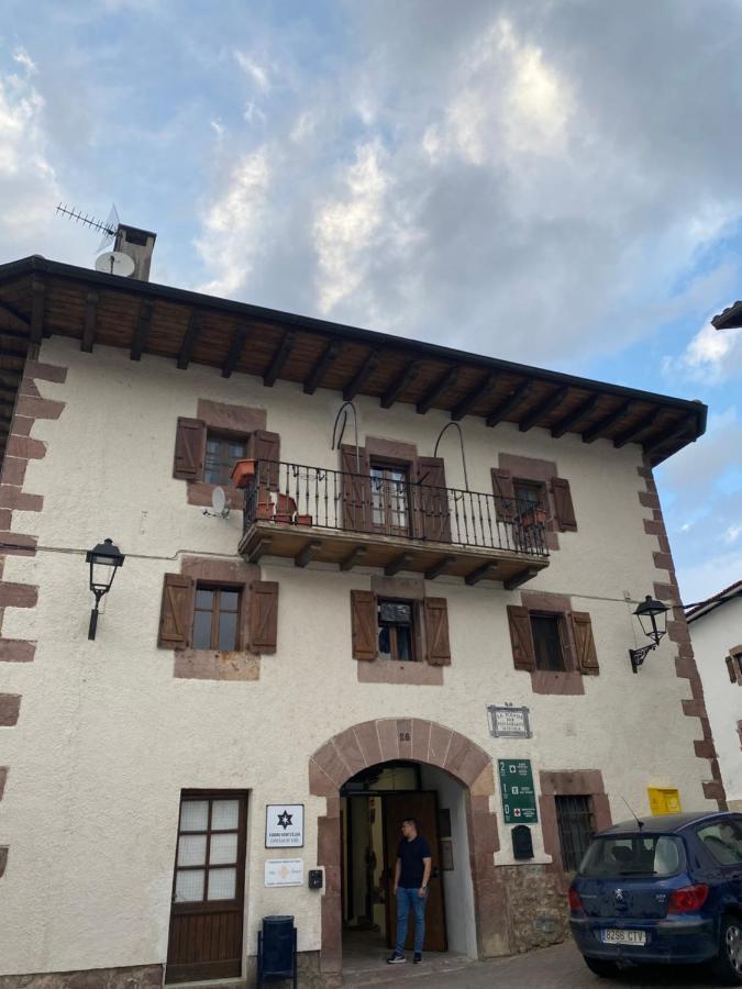 Albergue Turistico De Eugi מראה חיצוני תמונה